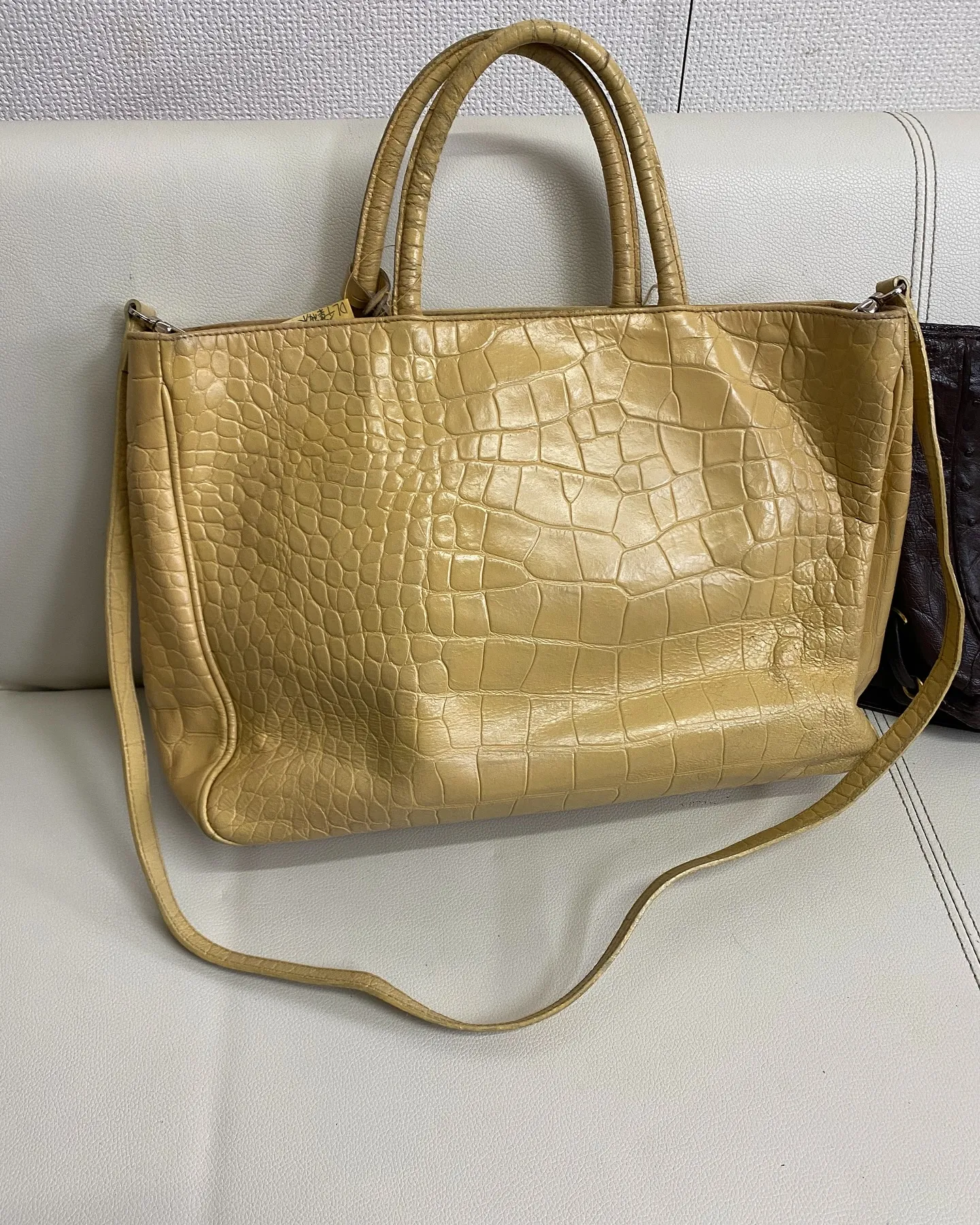 ［バックの修理］